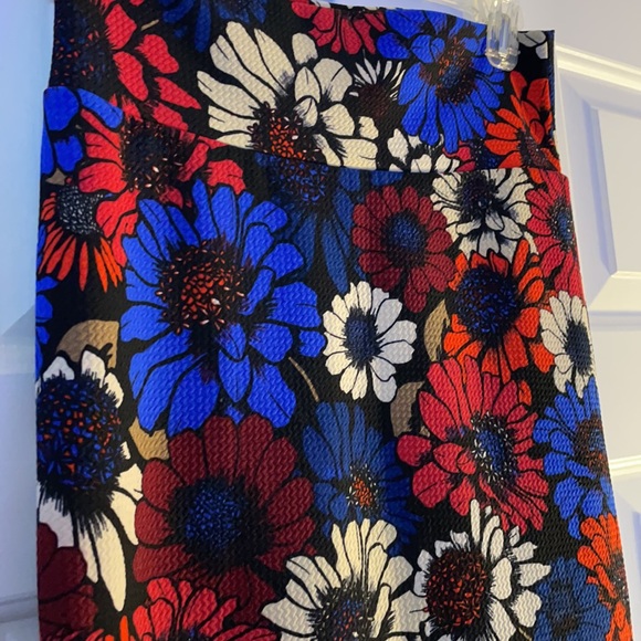 LuLaRoe - Cassie skirt - Picture 2 of 3